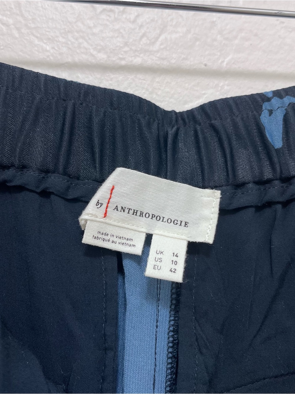 Anthropologie Silky High Rise Wide Leg Pants Floral Print Pockets Navy Size 10 - Picture 5 of 13